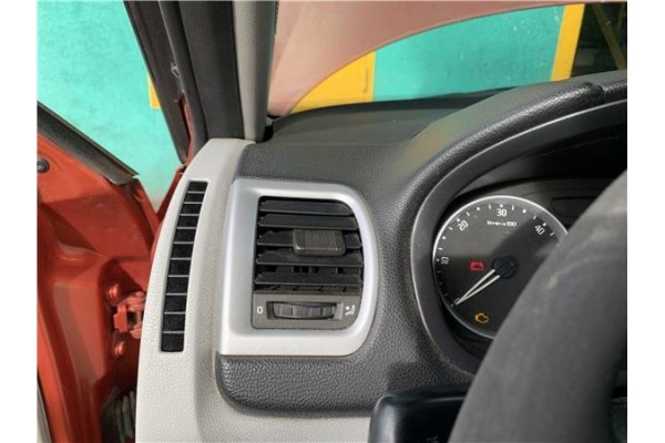 Recambio de rejilla entrada de aire para skoda fabia (5j2) 1.4 tdi referencia OEM IAM 5J0819701C 5J0820951C9B9 