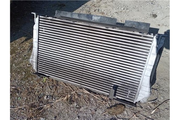 Recambio de intercooler para toyota verso (aur2/zgr2) 2.0 d-4d referencia OEM IAM 0R040 JD1271003521 