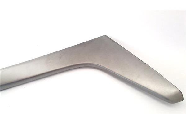 Recambio de rejilla entrada de aire para hyundai i30 (gd) 1.4 base referencia OEM IAM 97420A6000  