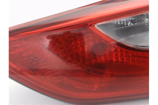 Recambio de piloto porton trasero derecho para hyundai i30 (gd) 1.4 base referencia OEM IAM R92404A50  