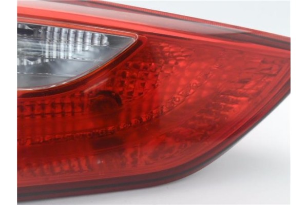 Recambio de piloto porton trasero izquierdo para hyundai i30 (gd) 1.4 base referencia OEM IAM L92403A50  