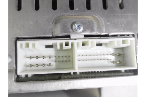 Recambio de autoradio para hyundai i30 (gd) 1.4 base referencia OEM IAM 96170A6210GU  