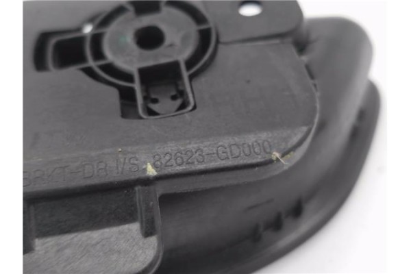 Recambio de manilla int. puerta trasero derecha para hyundai i30 (gd) 1.4 base referencia OEM IAM 82623GD000 82621A5000 