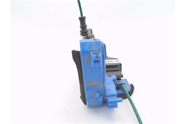 Recambio de cierre electromagnetico trasero derecho para hyundai i30 (gd) 1.4 base referencia OEM IAM 81420A6000  