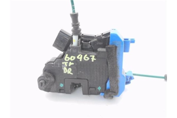 Recambio de cierre electromagnetico trasero derecho para hyundai i30 (gd) 1.4 base referencia OEM IAM 81420A6000  