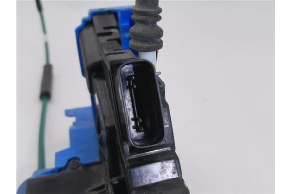 Recambio de cierre electromagnetico trasero derecho para hyundai i30 (gd) 1.4 base referencia OEM IAM 81420A6000  