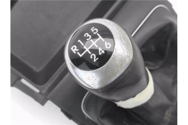 Recambio de pomo palanca cambio para hyundai i30 (gd) 1.4 base referencia OEM IAM K0HGD8120  
