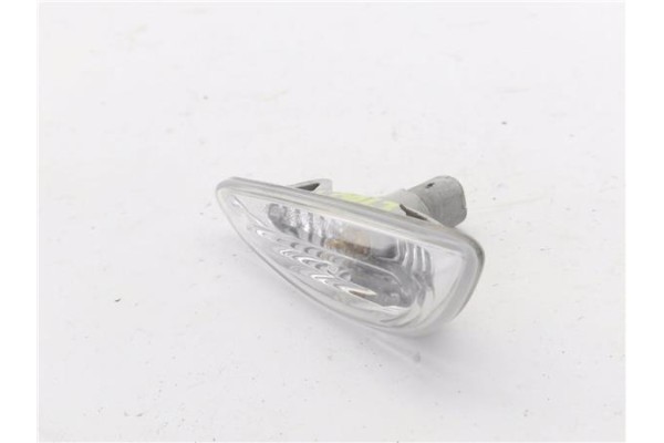 Recambio de piloto intermitente lat. delantero izquierdo para hyundai i30 (gd) 1.4 base referencia OEM IAM 923031R0  