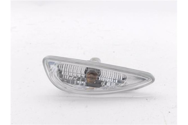 Recambio de piloto intermitente lat. delantero derecho para hyundai i30 (gd) 1.4 base referencia OEM IAM 923041R0  