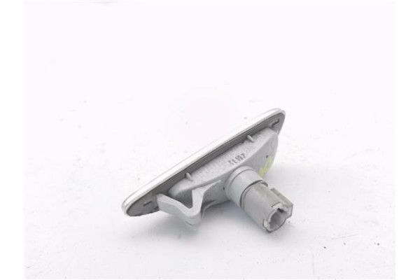 Recambio de piloto intermitente lat. delantero derecho para hyundai i30 (gd) 1.4 base referencia OEM IAM 923041R0  