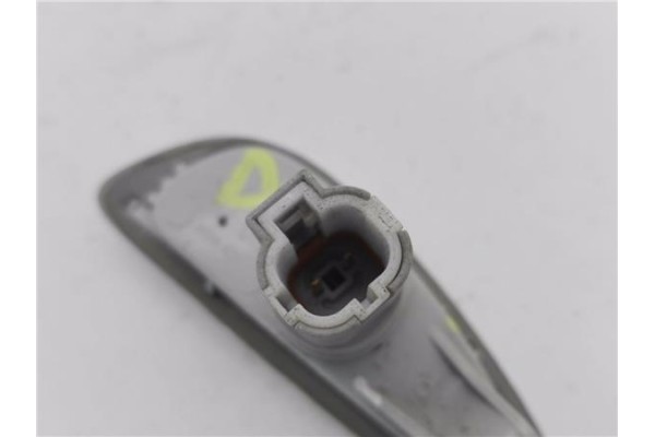 Recambio de piloto intermitente lat. delantero derecho para hyundai i30 (gd) 1.4 base referencia OEM IAM 923041R0  
