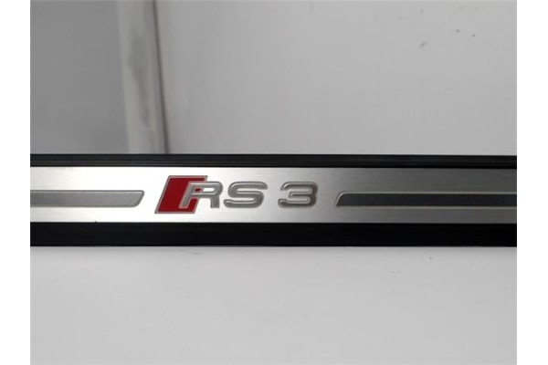 Recambio de moldura puerta delantero izquierda para audi rs3 sportback (8vf) 2.5 tfsi quattro referencia OEM IAM 8V4947417B 5765