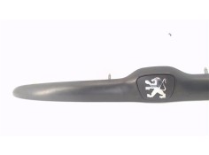 Recambio de moldura porton trasero para peugeot 206 1.1 i referencia OEM IAM 9629038877 9628745877 