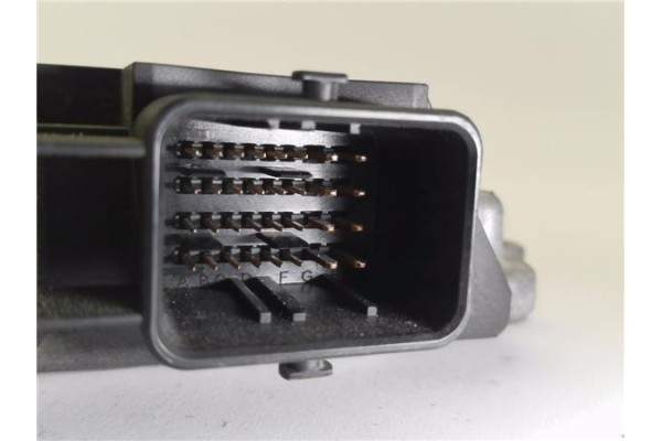 Recambio de centralita para ford fiesta vi 1.6 tdci referencia OEM IAM 8V2112A650KF 281014803 