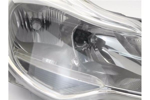 Recambio de faro delantero dcho para opel corsa d 1.3 cdti referencia OEM IAM 95511328 90023427 