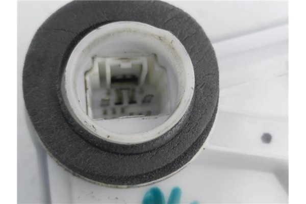 Recambio de cierre electromagnetico delantero izquierdo para citroen c1 1.0 city edition referencia OEM IAM B000847080 B00084308