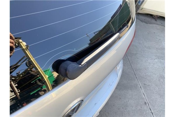 Recambio de brazo limpiaparabrisas trasero para volkswagen golf vi (5k1) 1.4 advance referencia OEM IAM 5K6955707B  