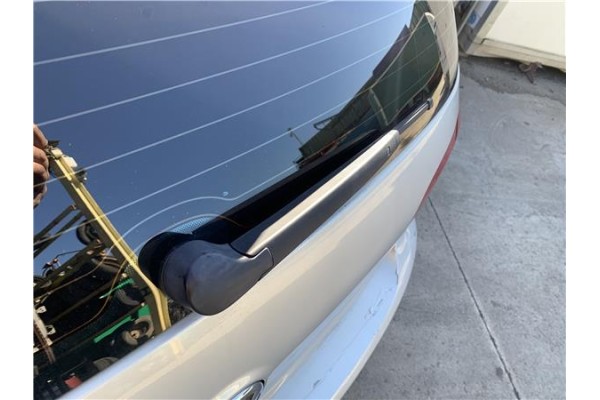 Recambio de brazo limpiaparabrisas trasero para volkswagen golf vi (5k1) 1.4 advance referencia OEM IAM 5K6955707B  