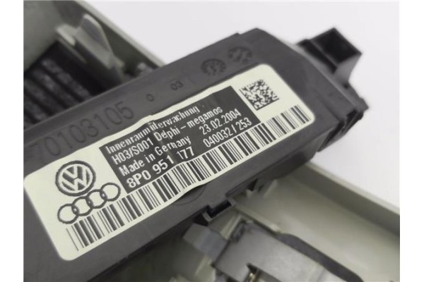 Recambio de luz delantero central techo para audi a3 (8p1) 2.0 tdi 16v referencia OEM IAM 8E0947135E  