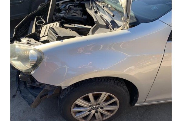 Recambio de aleta delantero izquierda para volkswagen golf vi (5k1) 1.4 advance referencia OEM IAM 5K6821021A 5K6821021B 