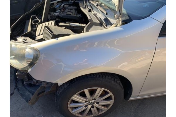 Recambio de aleta delantero izquierda para volkswagen golf vi (5k1) 1.4 advance referencia OEM IAM 5K6821021A 5K6821021B 