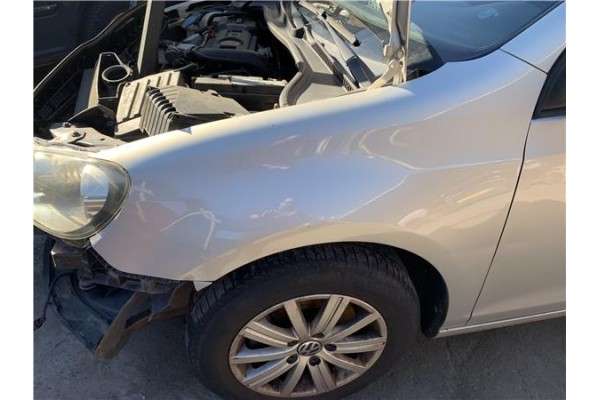 Recambio de aleta delantero izquierda para volkswagen golf vi (5k1) 1.4 advance referencia OEM IAM 5K6821021A 5K6821021B 