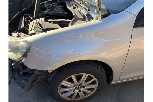 Recambio de aleta delantero izquierda para volkswagen golf vi (5k1) 1.4 advance referencia OEM IAM 5K6821021A 5K6821021B 