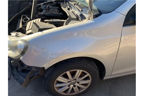 Recambio de aleta delantero izquierda para volkswagen golf vi (5k1) 1.4 advance referencia OEM IAM 5K6821021A 5K6821021B 