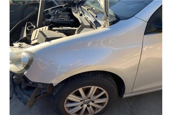 Recambio de aleta delantero izquierda para volkswagen golf vi (5k1) 1.4 advance referencia OEM IAM 5K6821021A 5K6821021B 