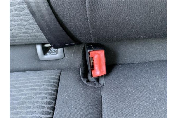 Recambio de anclaje cinturon trasero derecho para volkswagen golf vi (5k1) 1.4 advance referencia OEM IAM 5K0857807B  