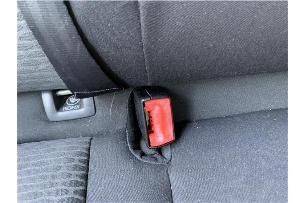 Recambio de anclaje cinturon trasero derecho para volkswagen golf vi (5k1) 1.4 advance referencia OEM IAM 5K0857807B  