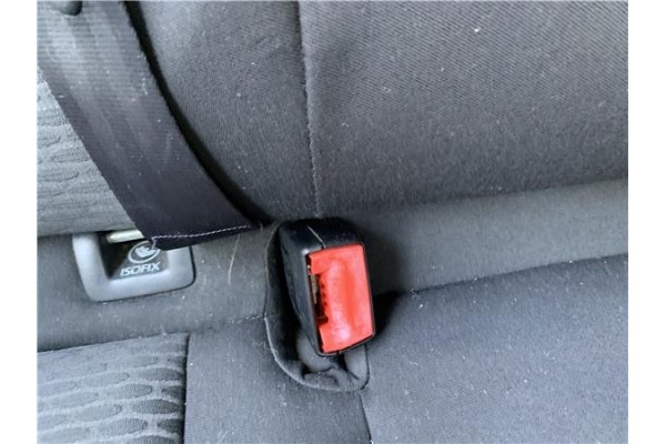 Recambio de anclaje cinturon trasero derecho para volkswagen golf vi (5k1) 1.4 advance referencia OEM IAM 5K0857807B  