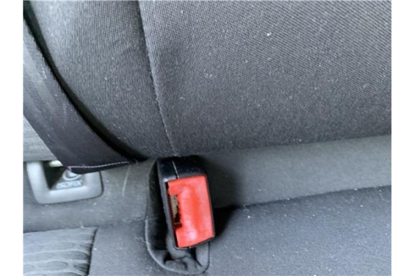 Recambio de anclaje cinturon trasero derecho para volkswagen golf vi (5k1) 1.4 advance referencia OEM IAM 5K0857807B  