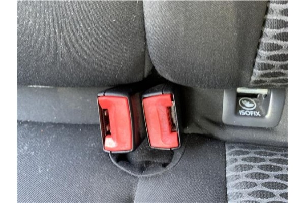 Recambio de anclaje cinturon trasero izquierdo para volkswagen golf vi (5k1) 1.4 advance referencia OEM IAM 1K0857739M  