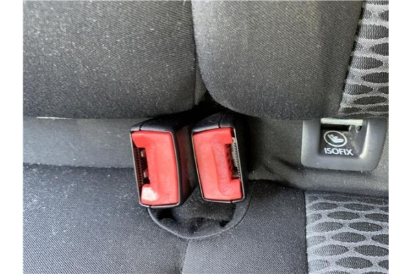 Recambio de anclaje cinturon trasero izquierdo para volkswagen golf vi (5k1) 1.4 advance referencia OEM IAM 1K0857739M  