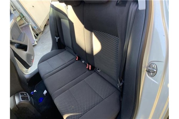 Recambio de asientos traseros para volkswagen golf vi (5k1) 1.4 advance referencia OEM IAM 1K0885375CE  