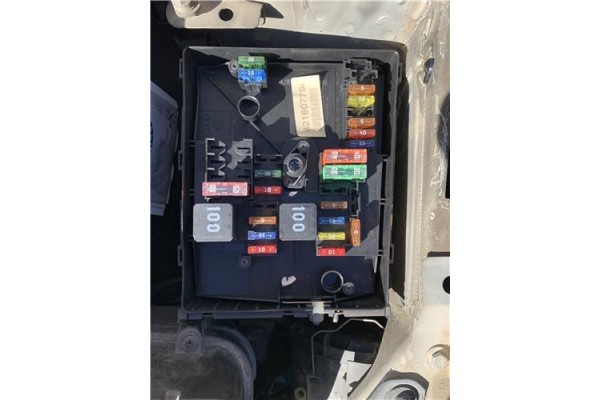 Recambio de caja fusibles/rele para volkswagen golf vi (5k1) 1.4 advance referencia OEM IAM 421607790 1K1941824 