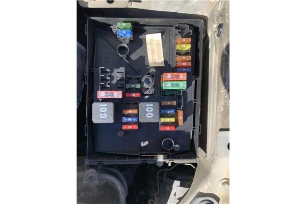 Recambio de caja fusibles/rele para volkswagen golf vi (5k1) 1.4 advance referencia OEM IAM 421607790 1K1941824 