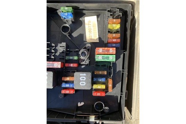 Recambio de caja fusibles/rele para volkswagen golf vi (5k1) 1.4 advance referencia OEM IAM 421607790 1K1941824 