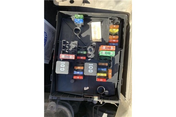 Recambio de caja fusibles/rele para volkswagen golf vi (5k1) 1.4 advance referencia OEM IAM 421607790 1K1941824 