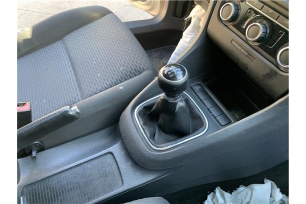 Recambio de consola para volkswagen golf vi (5k1) 1.4 advance referencia OEM IAM 5K0863243C 1K5864251C 