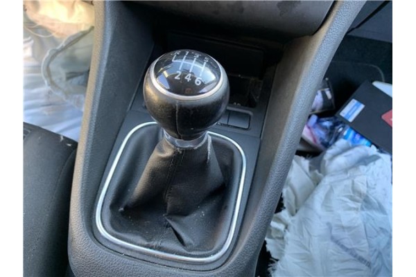Recambio de palanca de cambio para volkswagen golf vi (5k1) 1.4 advance referencia OEM IAM 1K0711112B  
