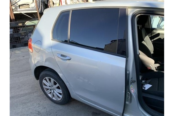 Recambio de puerta trasero derecha para volkswagen golf vi (5k1) 1.4 advance referencia OEM IAM 5K6833056K  