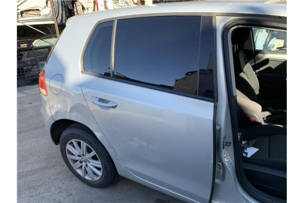 Recambio de puerta trasero derecha para volkswagen golf vi (5k1) 1.4 advance referencia OEM IAM 5K6833056K  