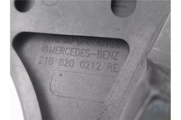 Recambio de cerquillo faro para mercedes-benz clase e (bm 210) berlina 2.0 200 (210.035) referencia OEM IAM 2108200212  