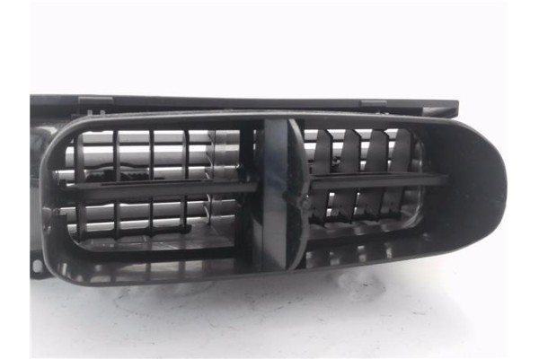 Recambio de rejilla entrada de aire para mercedes-benz clase e (bm 210) berlina 2.0 200 (210.035) referencia OEM IAM 2108300054 