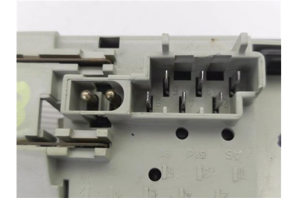 Recambio de luz delantero central techo para mercedes-benz clase e (bm 210) berlina 2.0 200 (210.035) referencia OEM IAM 2108282