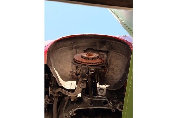 Recambio de protector pase rueda delantero izquierdo para audi a4 berlina (8e) 1.9 tdi (96kw) referencia OEM IAM   