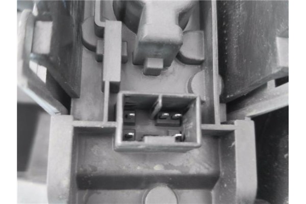 Recambio de piloto trasero izquierdo para nissan micra (k11) 1.0 referencia OEM IAM 265556F600  