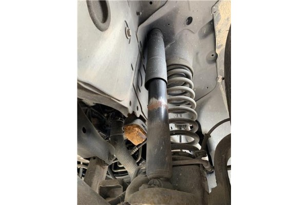 Recambio de amortiguador delantero derecho para jeep grand cherokee (wj/wg) 2.7 crd laredo referencia OEM IAM 05014731AJ  